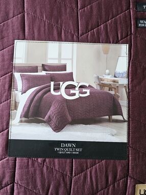 Ugg Dawn Twin Quilt Set. Great College
